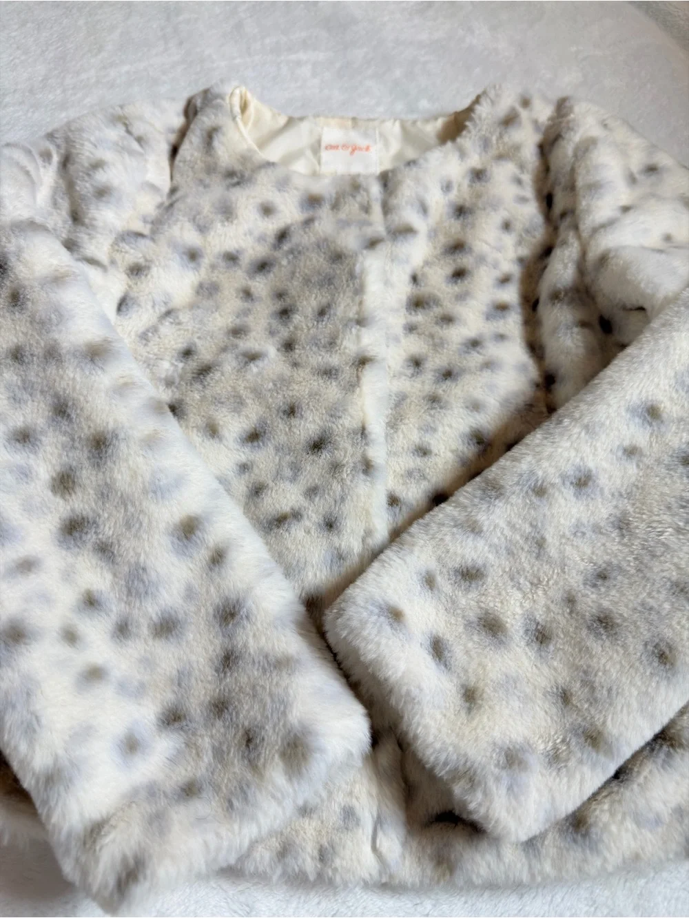 NWOT Cat & Jack white leopard faux fur button down jacket 7/8